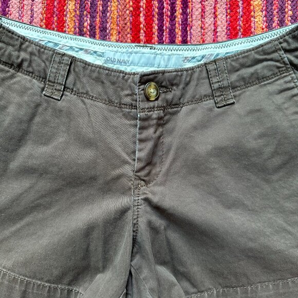 Old Navy Brown Shorts Low Rise Short Chino Shorts Dark Brown Shorts Size 6P - Picture 3 of 5
